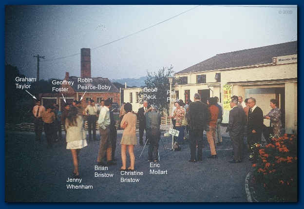 600x404 pixels (125K)